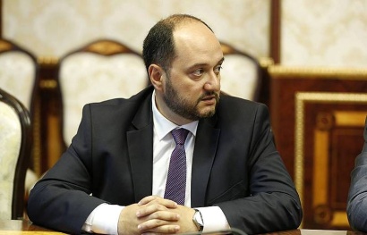 Ակնհայտ հովանավորչություն. նախարարությունը փորձում է կոծկել ռեկտորի մեծածավալ արտագրությունները կուրսայինների կայքերից և լրատվական հոդվածներից` «որոշ համընկնումներ» անհեթեթ որակմամբ