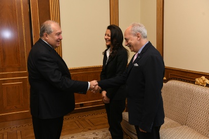 Քննարկվել են Հայաստանում տեղեկատվական և բարձր տեխնոլոգիաների ոլորտներին առնչվող ծրագրեր. նախագահ Սարգսյանն ընդունել է IEEE Computer Society-ի և «Սինոփսիս Արմենիա»-ի նախագահներին