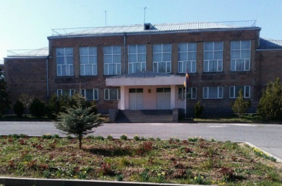 «Եղվարդի թիվ 3 հիմնական դպրոց» ՊՈԱԿ-ի նախկին տնօրենին մեղադրանք է առաջադրվել՝ առաձնապես խոշոր չափերի յուրացում կատարելու համար