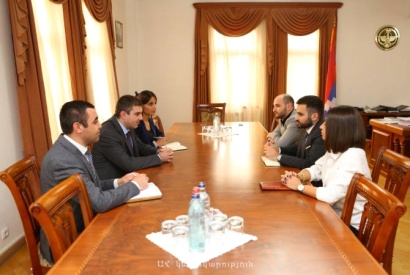 Արցախի պետնախարարն ընդունել է «Հանրային կապերի և տեղեկատվության կենտրոն»-ի պատվիրակությանը