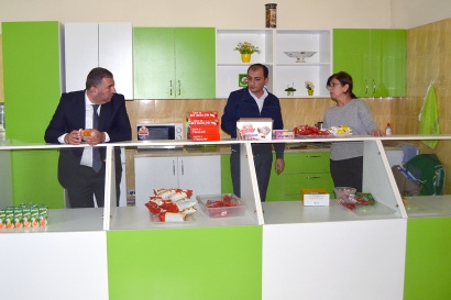ՍԱՏՄ-ն դիտարկումներ է անցկացրել Երևանի թիվ 129, 77 և 82 հիմնական դպրոցներում գործող բուֆետներում. հայտնաբերվել են կոպիտ խախտումներ. ՖՈՏՈՌԵՊՈՐՏԱԺ