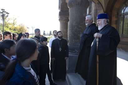 Ամենայն Հայոց Կաթողիկոսն ընդունել է Մասիսի շրջանի ուխտավորներին. ՖՈՏՈՌԵՊՈՐՏԱԺ