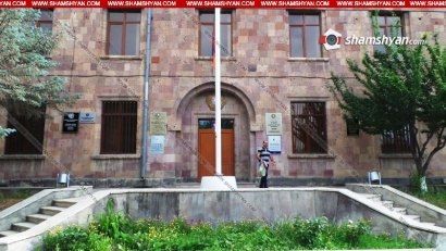 Զավեշտալի դեպք Արարատի մարզում. 51-ամյա տղամարդը մտել է մարզի ավագ դատախազի աշխատասենյակ և բնական կարիքները հոգալու հարցի շուրջ մոտ 10 րոպե «կարդաբալետ ստեղծել» այնտեղ. ժամանել են ոստիկաններ