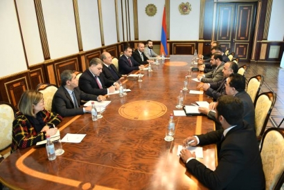 Արմեն Սարգսյանն ընդունել է էմիրաթական Թավազուն տնտեսական խորհրդի պատվիրակությանը