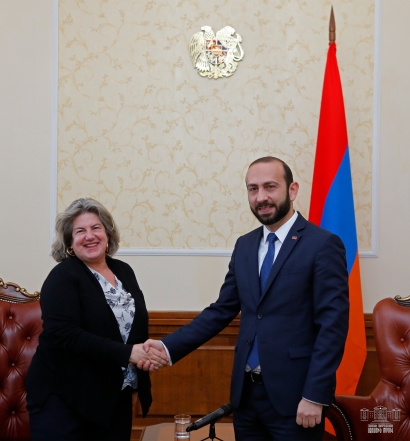 Արարատ Միրզոյանը հրաժեշտի հանդիպում է ունեցել Հայաստանում Հունաստանի դեսպանի հետ