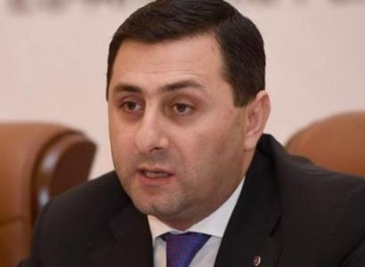 Փաշինյանին օրենքով պետք է արգելել խոսել որևէ օտար լեզվով, առավել ևս անգլերեն․ Սամվել Ֆարմանյան