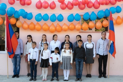 «Թուֆենկյան» հիմնադրամի կողմից կազմակերպված և իրականացրած կես տարվա վերակառուցումից հետո Արցախի Քաշաթաղի շրջանում բացվեց Ադամ Սահակյանի անվան դպրոցը. ՖՈՏՈՌԵՊՈՐՏԱԺ