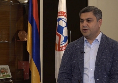 Արթուր Վանեցյանը հանդիպել է հավաքականի խաղացողների հետ. ՏԵՍԱՆՅՈՒԹ