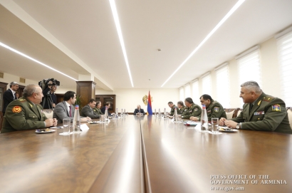 ՊՆ-ում վարչապետի գլխավորությամբ կոլեգիայի նիստ է տեղի ունեցել. հրավիրված է եղել նաև Արցախի ՊԲ հրամանատարը