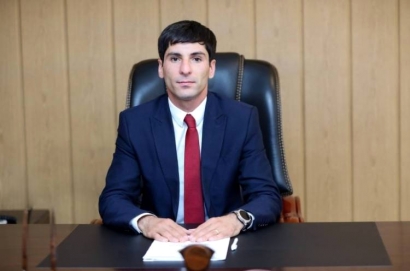 Օպերատիվ տվյալներով կարծես հաստատվում է, որ Արարատի մարզպետի վրա հերթական «բոչկան են գլորում». թե՛ վարսավիրը, թե՛ ականատեսները հերքել են տեղի ունեցածը