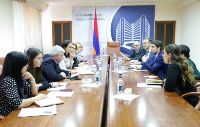 ԱՄՆ մասնագետների հետ քննարկվել են ֆինանսական միջոցների հասանելիության խնդիրները