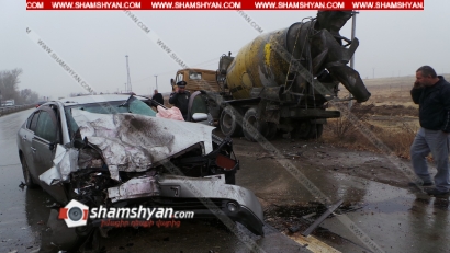 Խոշոր ավտովթար Արագածոտնի մարզում. Nissan Teana-ն մխրճվել է КамАЗ-ի մեջ. կան վիրավորներ. КамАЗ-ի վարորդն ասում էր՝ հրաշքով եմ փրկվել. ՖՈՏՈՌԵՊՈՐՏԱԺ, ՏԵՍԱՆՅՈՒԹ