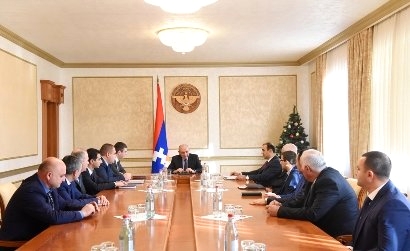 Բակո Սահակյանը «Արցախէներգո»-ի աշխատակիցների հետ քննարկել է ընկերության ծրագրերը