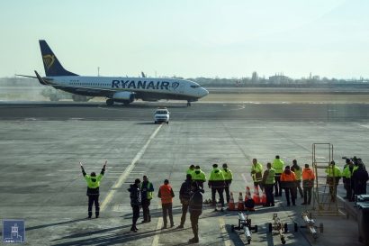 Զվարթնոցում վայրէջք կատարեց Ryanair-ի Միլան-Երևան չվերթի ինքնաթիռը. ՖՈՏՈՌԵՊՈՐՏԱԺ