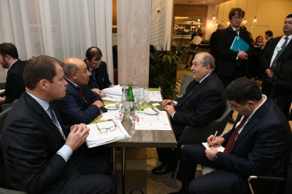 Նախագահ Սարգսյանը վերահաստատել է 2021 թ. ՎԶԵԲ տարեկան ժողովը հյուրընկալելու Հայաստանի առաջարկությունը