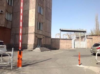 Բակերում արգելափակոցների «պուլտը» վաճառում են առանց ՀԴՄ կտրոնի. «Ժողովուրդ»