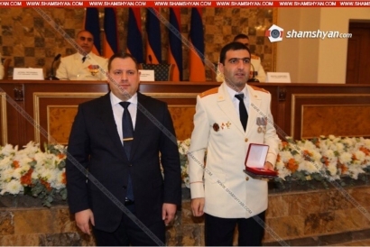 ՀՀ ոստիկանապետի ժամանակավոր պաշտոնակատար Արման Սարգսյանի հրամաններով աղմկահարույց հանցագործություններ բացահայտած քննչական բաժնի պետն ու տեղակալը պարգևատրվել են մեդալներով. ՖՈՏՈՌԵՊՈՐՏԱԺ