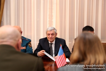 Ֆելիքս Ցոլակյանն ընդունել է ԱՄՆ Կանզաս նահանգի ազգային գվարդիայի հրամանատար, գեներալ-մայոր Լի Թաֆանելլիի գլխավորած պատվիրակությանը. ՖՈՏՈՌԵՊՈՐՏԱԺ, ՏԵՍԱՆՅՈՒԹ
