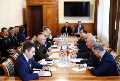 Արման Սարգսյանն ընդունել է Կանզաս նահանգի Ազգային գվարդիայի հրամանատարին ու Հայաստանում ԱՄՆ դեսպանին. ՏԵՍԱՆՅՈՒԹ