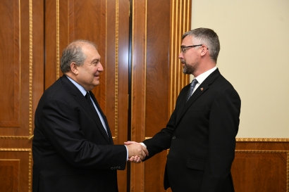 Նախագահ Արմեն Սարգսյանն ընդունել է Հայաստանում Շվեդիայի Թագավորության դեսպան Ուլրիկ Թիդեստրոմին. ՏԵՍԱՆՅՈՒԹ