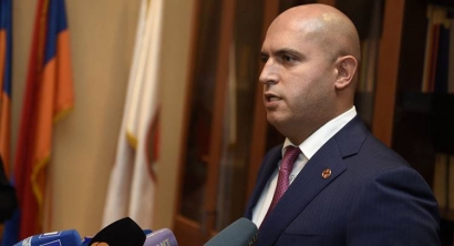 Դուք ավելի շատ պաթոլոգիկ խաբեբանե՞ր եք, թե՞ անտաղանդ վախկոտներ. Մերկելը հիշատակում է Վենետիկի հանձնաժողովը, ինչի մասին հայերեն թարգմանության մեջ խոսք չկա. Արմեն Աշոտյան. ՏԵՍԱՆՅՈՒԹ
