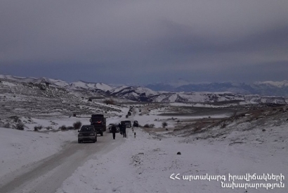 Փրկարարներն արգելափակումից ավտոմեքենաներ են դուրս բերել