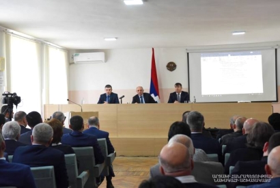 Բակո Սահակյանը Մարտունի շրջկենտրոնում հրավիրել է աշխատանքային խորհրդակցություն
