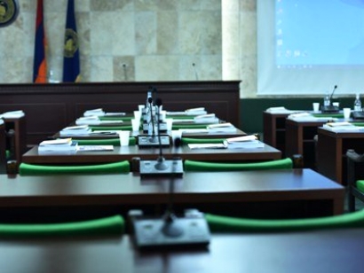 ԵՊՀ հոգաբարձուների խորհրդի նիստը չկայացավ. անդամների կեսից ավելին ներկա չէին. Օրակարգում ռեկտորի հաշվետվությունն էր