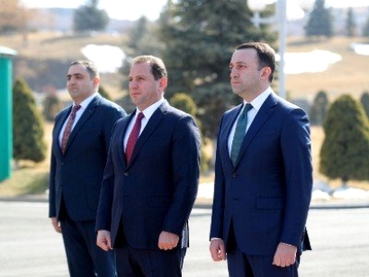 Դավիթ Տոնոյանն ու Իրակլի Ղարիբաշվիլին քննարկել են տարածաշրջանային անվտանգությանն առնչվող հարցեր. ՖՈՏՈՌԵՊՈՐՏԱԺ