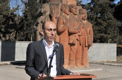 Սումգայիթի ոճրագործությունը ադրբեջանահայության ցեղասպանության միայն մեկ դրվագն էր. Արտակ Բեգլարյան