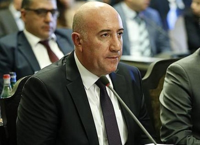 Արտակարգ դեպք Երևանում. ոստիկանության հարյուրավոր աշխատակիցներ, կոտրելով դռներ ու պատուհաններ, ներխուժել են Արամ Վարդանյանին և նրա հարազատներին պատկանող տներ