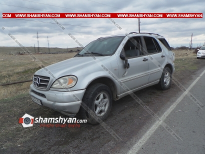 Ավտովթար Արագածոտնի մարզում. Mercedes ML-ի վարորդը ճանապարհին առաջացած փոսը շրջանցելուց հետո բախվել է գազախողովակին. 5 հոգի տեղափոխվել է հիվանդանոց. ՖՈՏՈՌԵՊՈՐՏԱԺ, ՏԵՍԱՆՅՈՒԹ