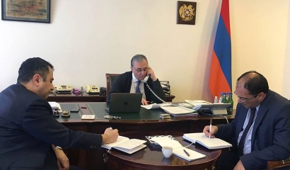 Զոհրաբ Մնացականյանը հեռախոսազրույց է ունեցել Իրանի ԱԳ նախարար Մոհամմադ Ջավադ Զարիֆի հետ. քննարկվել են 2 երկրների քաղաքացիների՝ հայրենիք վերադարձի ապահովմամբ պայմանավորված հարցեր