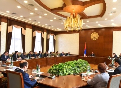 Բակո Սահակյանը կորոնավիրուսի տարածումը կանխարգելելու վերաբերյալ նիստ է անցկացրել
