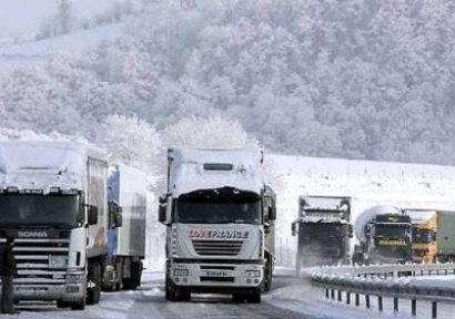 Լարսի ճանապարհը ձնամաքրման ինտենսիվ աշխատանքներից հետո բաց է միայն բեռնատարների համար