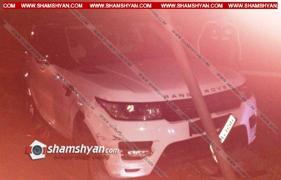 Ավտովթար Կոտայքի մարզում. բախվել են Range Rover-ն ու Opel-ը, Range-ն էլ բախվել է երկաթե էլեկտրասյանը. ՖՈՏՈՌԵՊՈՐՏԱԺ