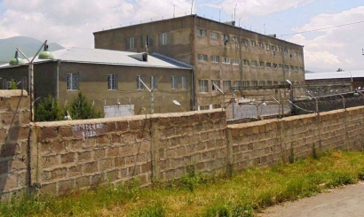 Արտակարգ իրավիճակ Վանաձորի բանտում. 18 դատապարտյալ՝ ընդդեմ դատախազության ու դատարանների, հայտարարել է անժամկետ հացադուլ