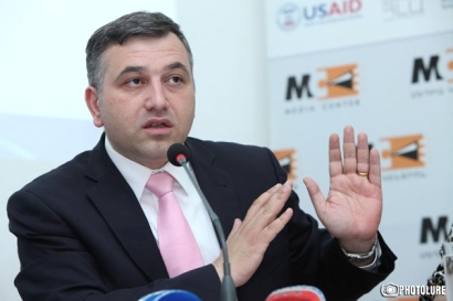 Երևանում՝ Սահմանադրական դատարանի դիմաց, հեծանվով փորձել են վրաերթի ենթարկել ԱԺ «Իմ քայլի» պատգամավոր Նիկոլայ Բաղդասարյանին