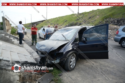 Ավտովթար Երևանում. Opel-ը Սիլիկյան թաղամասից դեպի գերեզմաններ տանող ճանապարհին բախվել է գերեզմանի պատվանդանին. կա 4 վիրավոր. ՖՈՏՈՌԵՊՈՐՏԱԺ, ՏԵՍԱՆՅՈՒԹ