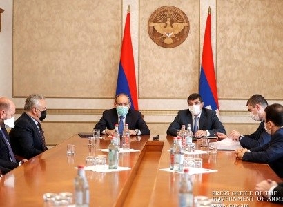 Ավելի հավակնոտ ծրագրեր. Նիկոլ Փաշինյանը եւ Արայիկ Հարությունյանը հանդիպել են բանկային համակարգի ներկայացուցիչների հետ