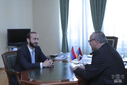Արարատ Միրզոյանը հանդիպել է Արցախի ԱԺ նորընտիր նախագահ Արթուր Թովմասյանի հետ