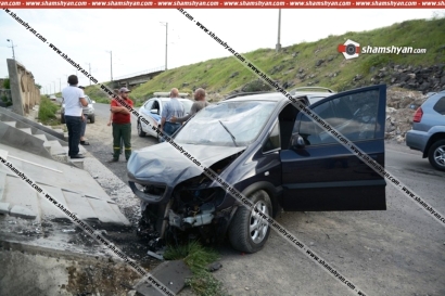 Նոր մանրամասներ երեկ Սիլիկյան թաղամասից դեպի գերեզմաններ տանող ճանապարհին տեղի ունեցած ավտովթարից. պատճառը եղել են մարդաբոյ փոսերը, վիրավորներից մեկը ՀՀ ՊՆ ծառայող է. ՖՈՏՈՌԵՊՈՐՏԱԺ, ՏԵՍԱՆՅՈՒԹ