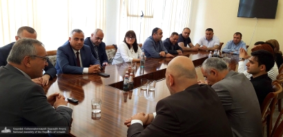 Արթուր Թովմասյանը հանդիպումներ է ունենում քաղաքական ուժերի և նախագահական ընտրություններին մասնակցած թեկնածուների հետ
