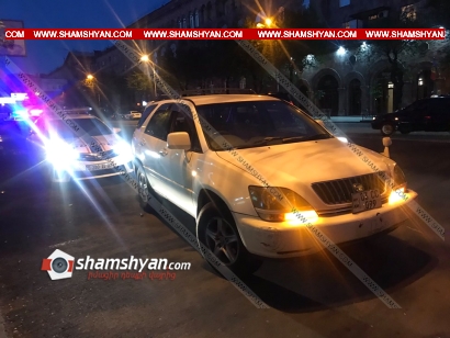 Երևանում բախվել են Lexus-ն ու առանց համարանիշի մոպեդը. վերջինս կողաշրջվել է. ուղևորուհին տեղափոխվել է հիվանդանոց.ՖՈՏՈՌԵՊՈՐՏԱԺ