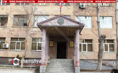 Ինքնասպանության փորձ՝ Արարատի մարզային քննչական վարչության դիմաց. քննիչի կանչով ժամանած 39-ամյա տղամարդուն տեղափոխել են հիվանդանոց