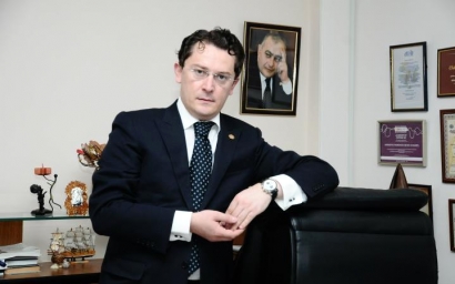 Ռուսաստանում ապրող հայերը, երբ տեսնում են, որ Հայաստանում գտնվելիս Պուտինը հանդիպում ա գերության մեջ գտնվող նախագահ Քոչարյանի տիկնոջը չեն հասկանու՞մ, որ սա մեսիջ է. Մենուա Հարությունյան