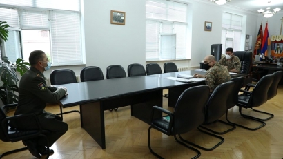 Արցախի ՊԲ հրամանատարն ընդունել է ծառայողական առաջխաղացման ներկայացված սպաների