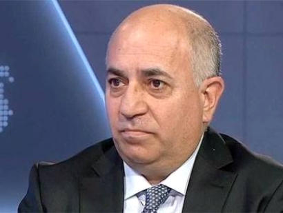 Լեզվի ինստիտուտի տնօրենը հորդորում է դադարեցնել Հայոց լեզվի և գրականության չափորոշչի և ծրագրերի հանրային քննարկումը և չեղարկել նախագիծը