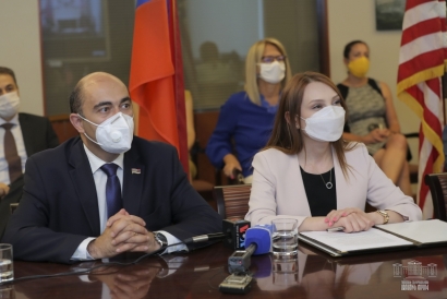 ՀՀ Ազգային ժողովի Հայաստան-ԱՄՆ բարեկամական խմբի և ԱՄՆ Ներկայացուցիչների պալատի Հայկական հարցերի հանձնախմբի միջև ստորագրվել է փոխըմբռնման հուշագիր. ՖՈՏՈՌԵՊՈՐՏԱԺ