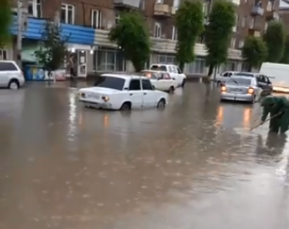 Հորդառատ անձրևների պատճառով Գյումրին նորից Վենետիկ է դարձել. ՏԵՍԱՆՅՈՒԹԵՐ